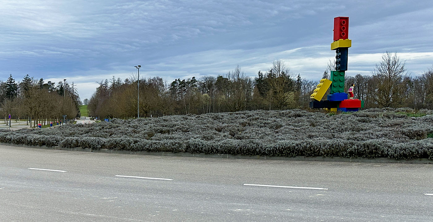 Voor duizenden euro's aan schade op parkeerplaats Legoland