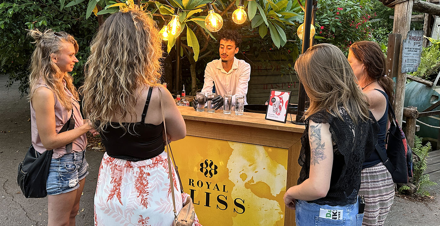 Foto's: eten en drinken tussen de dieren tijdens eerste editie van foodfestival in Wildlands