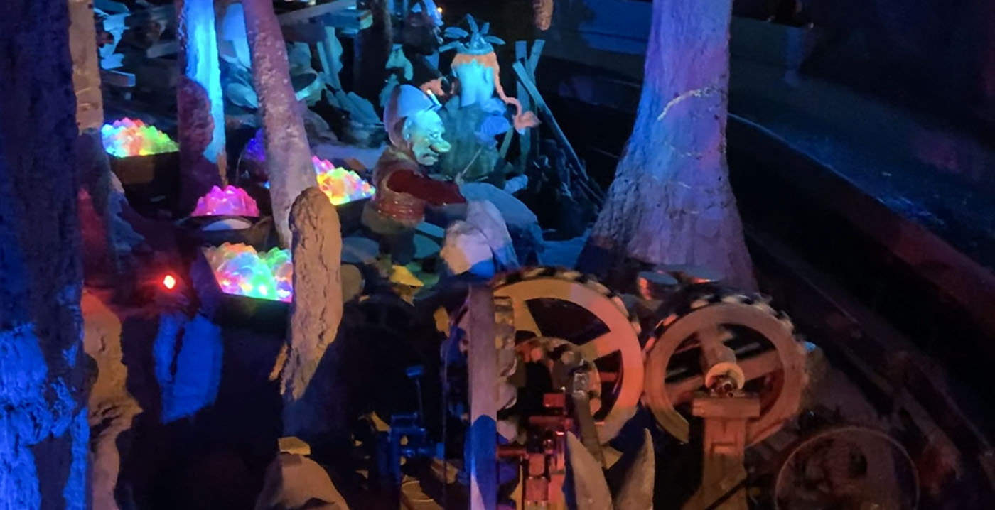 Archiefbeelden: zo zag de afgebrande diamantgrot in Europa-Park er voorheen uit