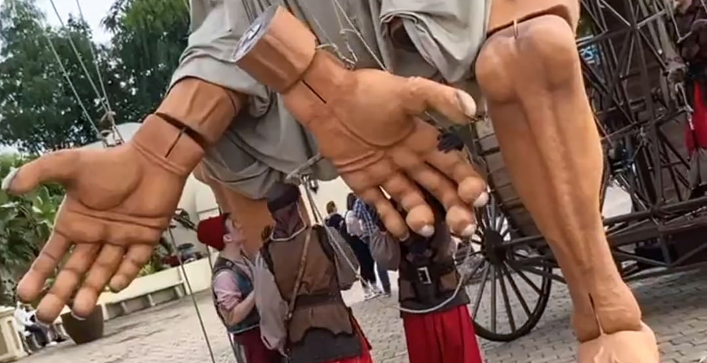 Oeps: Efteling-reus bij Fata Morgana verliest zijn hand
