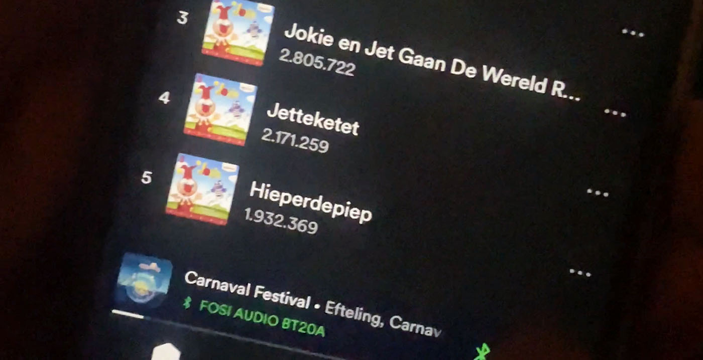 Video: Nederlanders leven zich uit met onbeveiligde bluetooth-speakers in Spaans pretpark