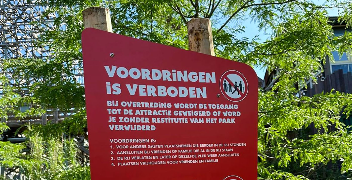 Walibi Holland plaatst nieuwe waarschuwingsborden: 'Voordringen is verboden'