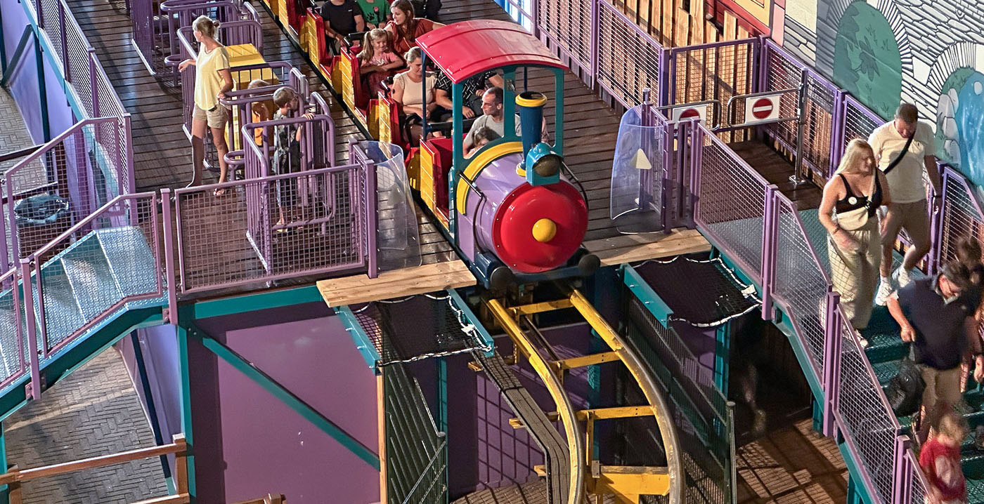 Toverland past achtbaanperron aan na ongeluk