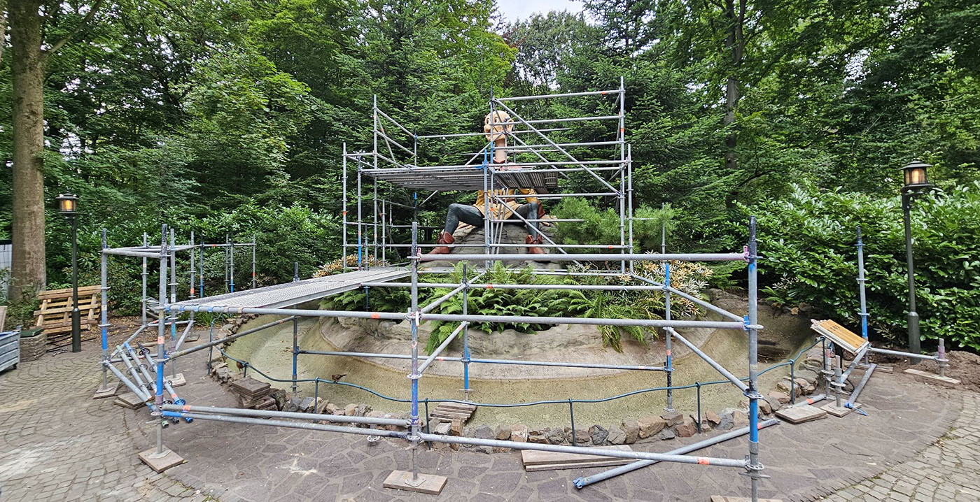 Foto's: Efteling zet Langnek in de steigers