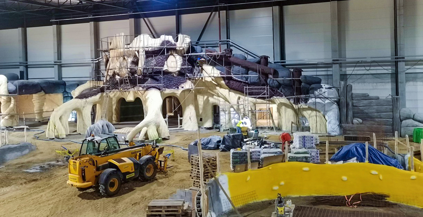 Video: neem een kijkje op de bouwplaats van een nieuw Pools pretpark