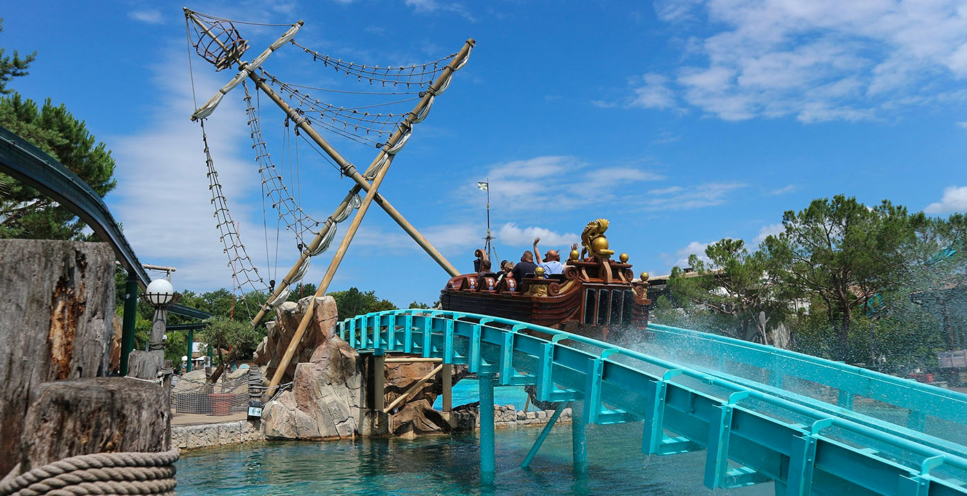 Waterachtbaan Europa-Park weer open, halve dag nadat podium instortte