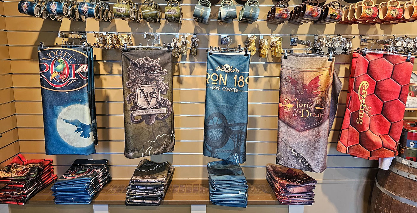 Efteling breidt souveniraanbod voor achtbaanfans uit: bewaarblikken en badlakens