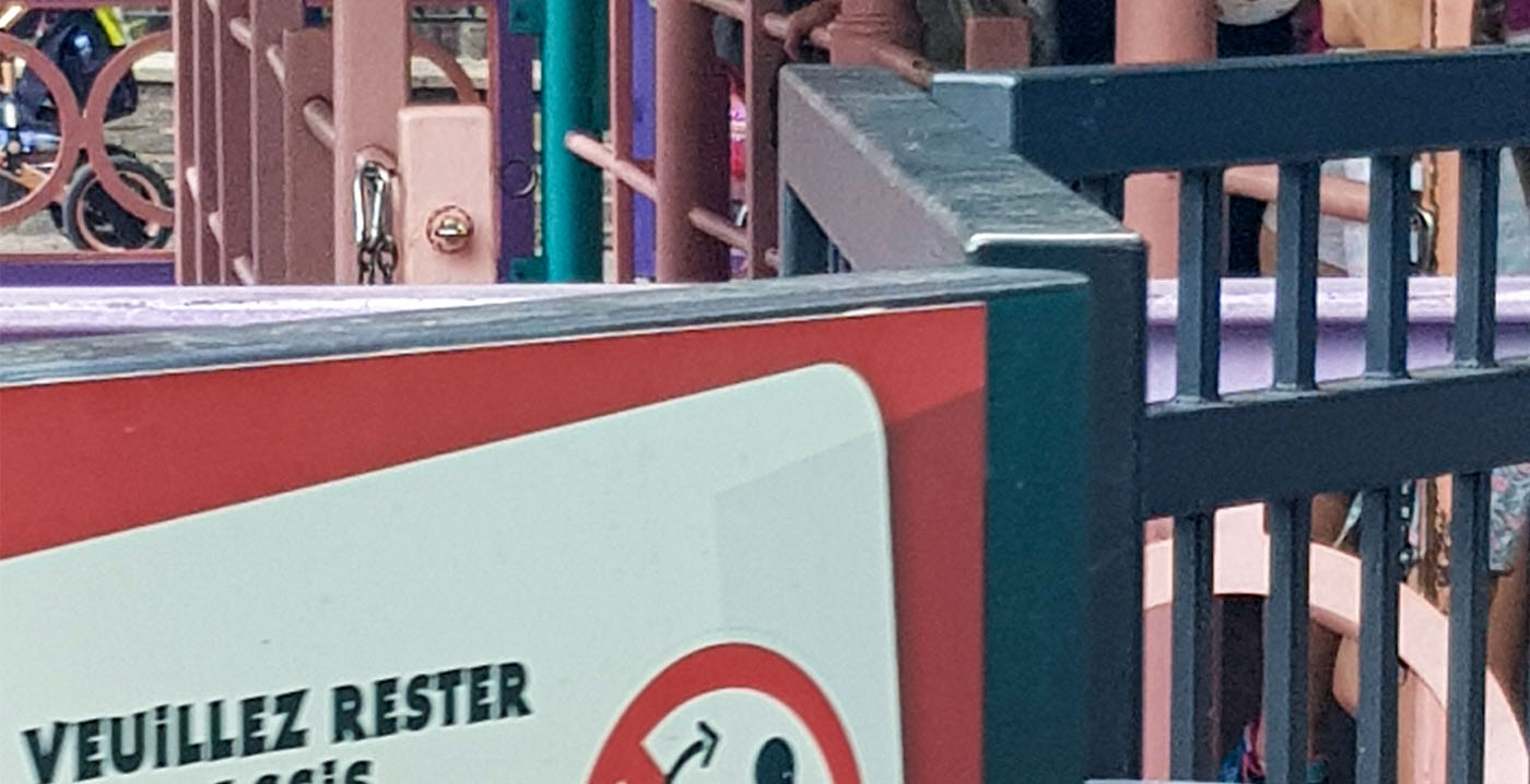 Hilariteit om taalfout op bord Walibi Belgium