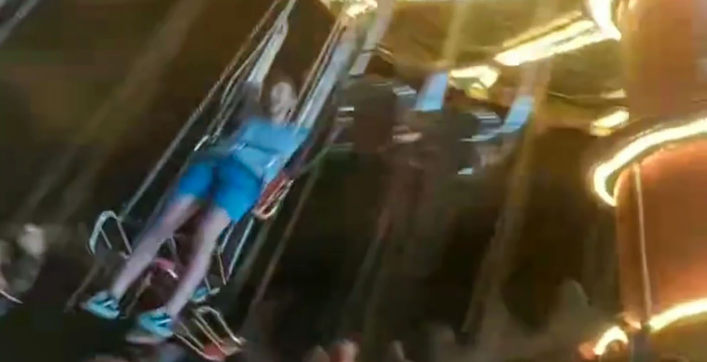 Video: Toverland-bezoeker glijdt uit zitje van zweefmolen