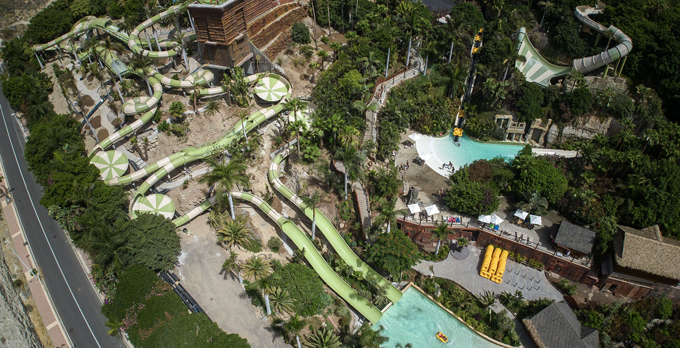 Waterpark op Tenerife opent dubbele waterglijbaan van 28 meter hoog