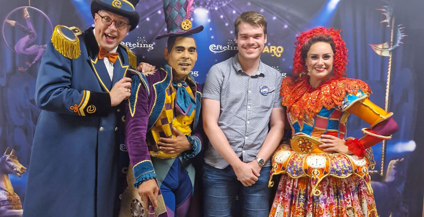 Superfan (24) bezoekt Efteling-theatershow Caro voor de honderdste keer