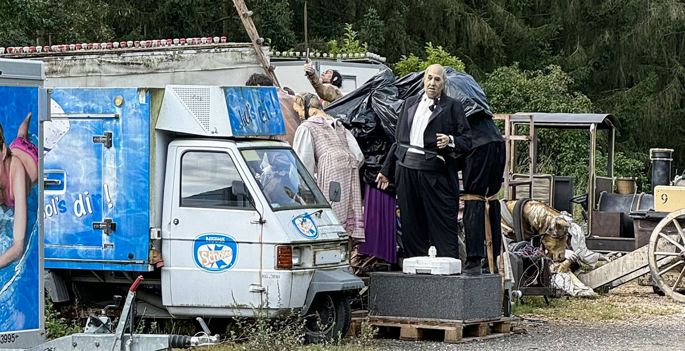 Bizarre foto's: dumpplaats vol oude Phantasialand-poppen