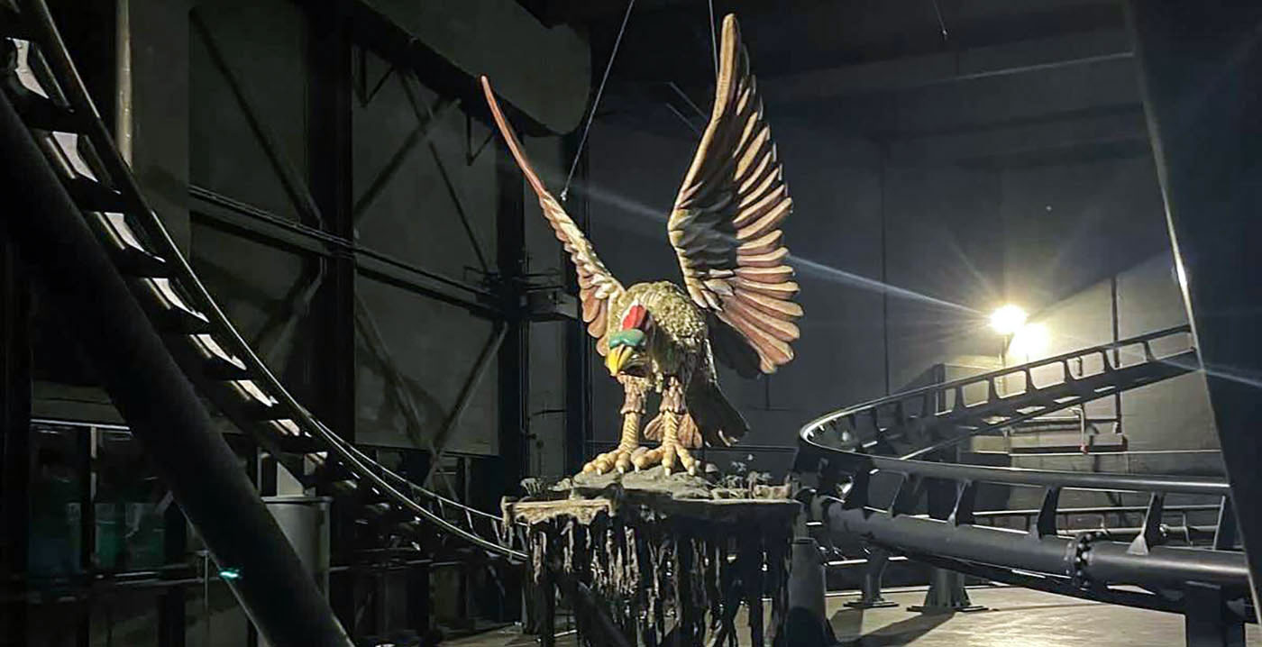 Uitgelekte foto's: Efteling-achtbaan Vogel Rok met de lampen aan