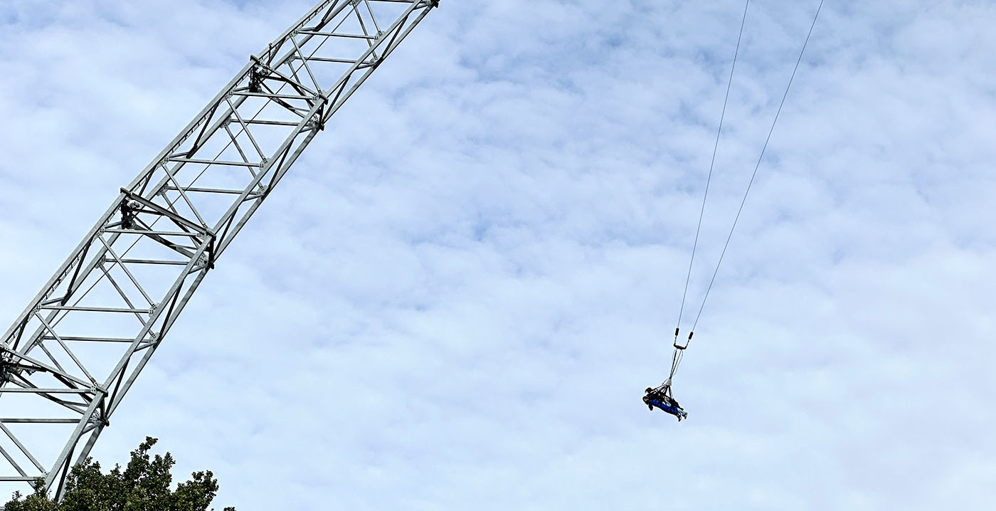 Skydiver in Walibi Holland weer open, net op tijd voor Halloween