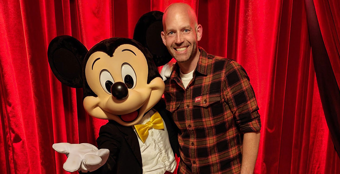 Video: officiële stem van Mickey Mouse te gast in Disneyland Paris