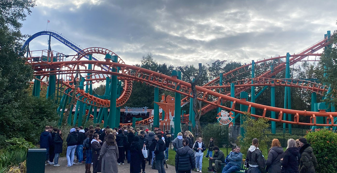 Bezoeker Walibi Holland verliest deel van vinger bij ongeluk in wachtrij