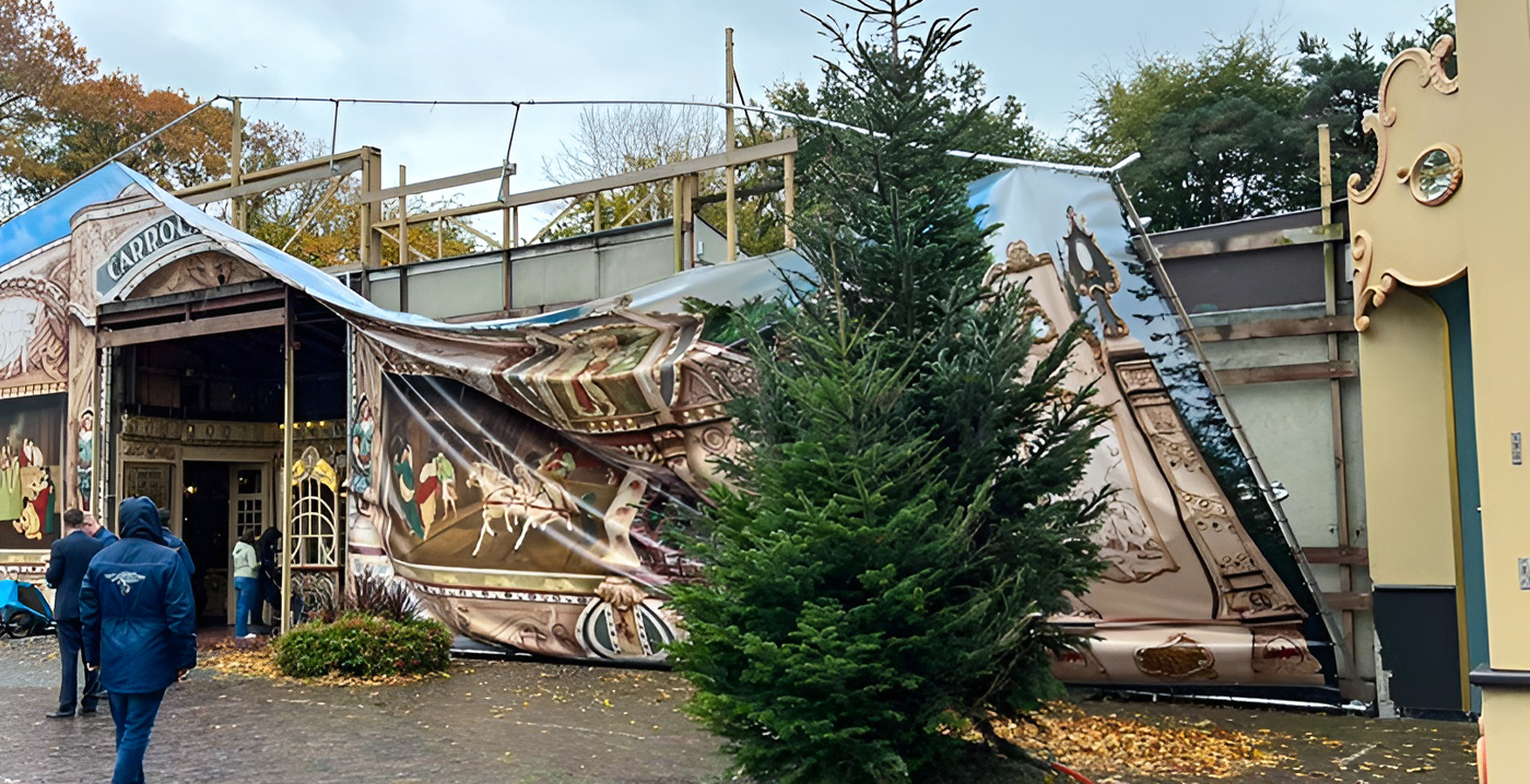 Stormschade in de Efteling: gevelconstructie Carrouselpaleis afgebroken