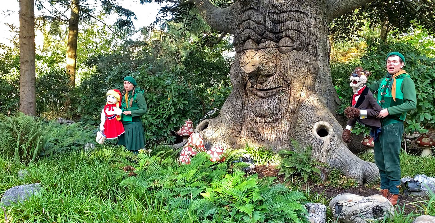 Video: sprookjesfiguren treden op bij Sprookjesboom in de Efteling