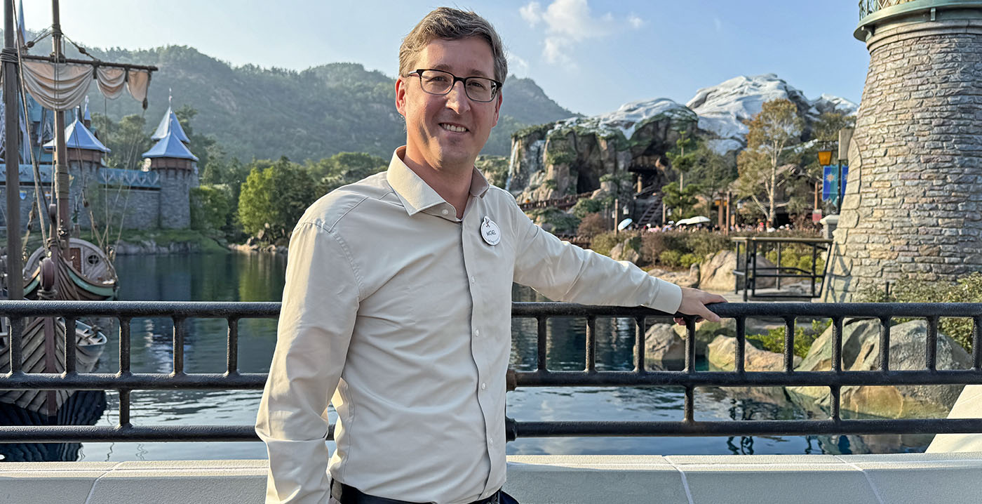 Nederlandse ontwerper deelt geheimen van Frozen-themagebied in Hong Kong Disneyland