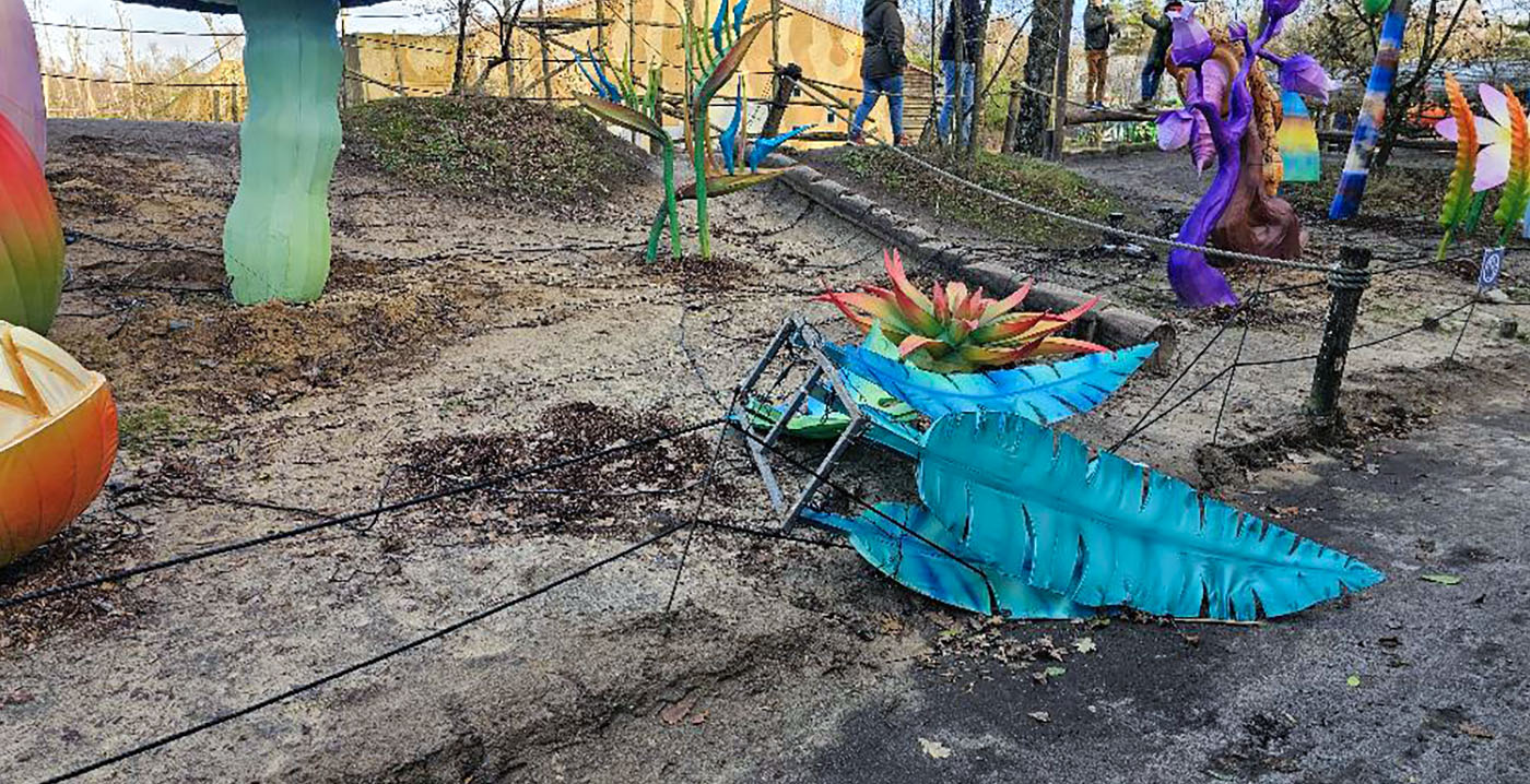 Kunstwerken omgewaaid bij lichtfestival Safaripark Beekse Bergen