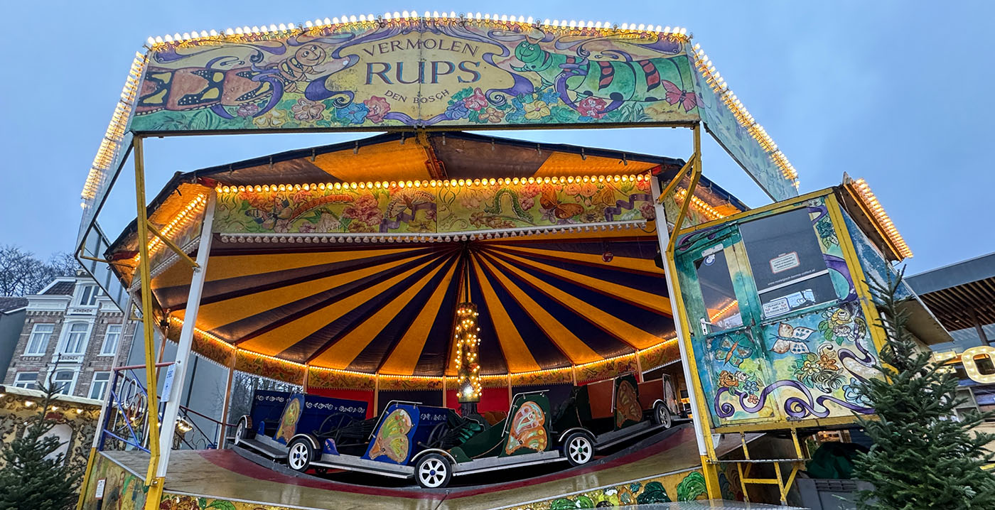 Nostalgische attracties op nieuwe Winterkermis in Nederlands Openluchtmuseum