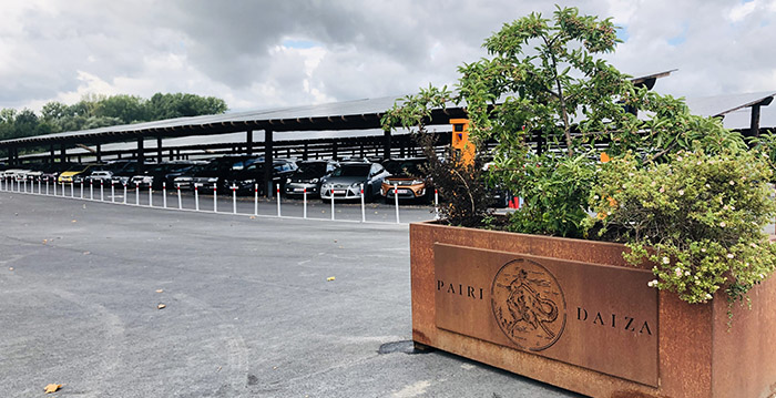 Dierenpark Pairi Daiza heeft grootste zonnepanelenparking ter wereld