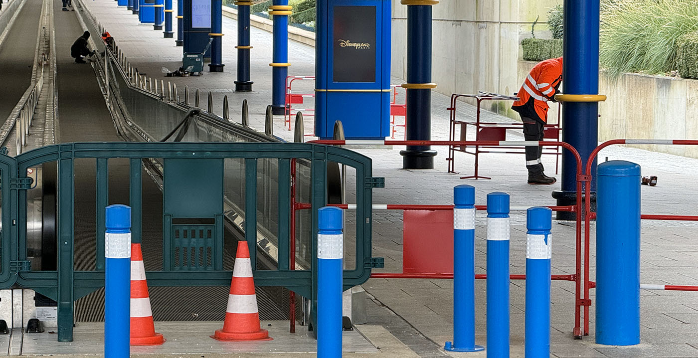 Veel loopbanden op parkeerplaats Disneyland Paris staan weer stil