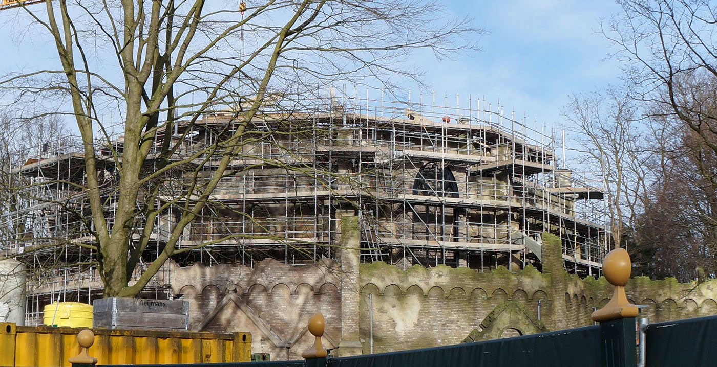 Hoogste punt van Efteling-attractie Danse Macabre wordt volgende week bereikt