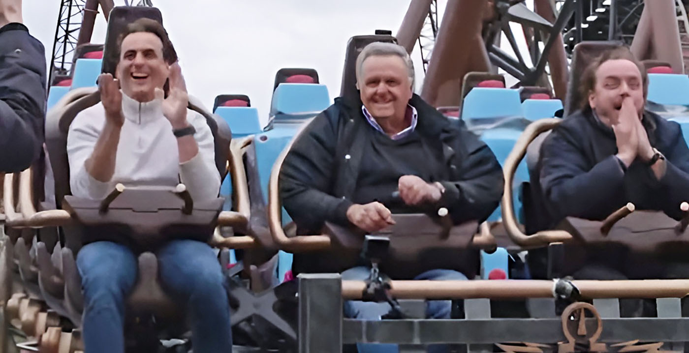 Video: familie Mack test sensationele nieuwe lanceerachtbaan Europa-Park