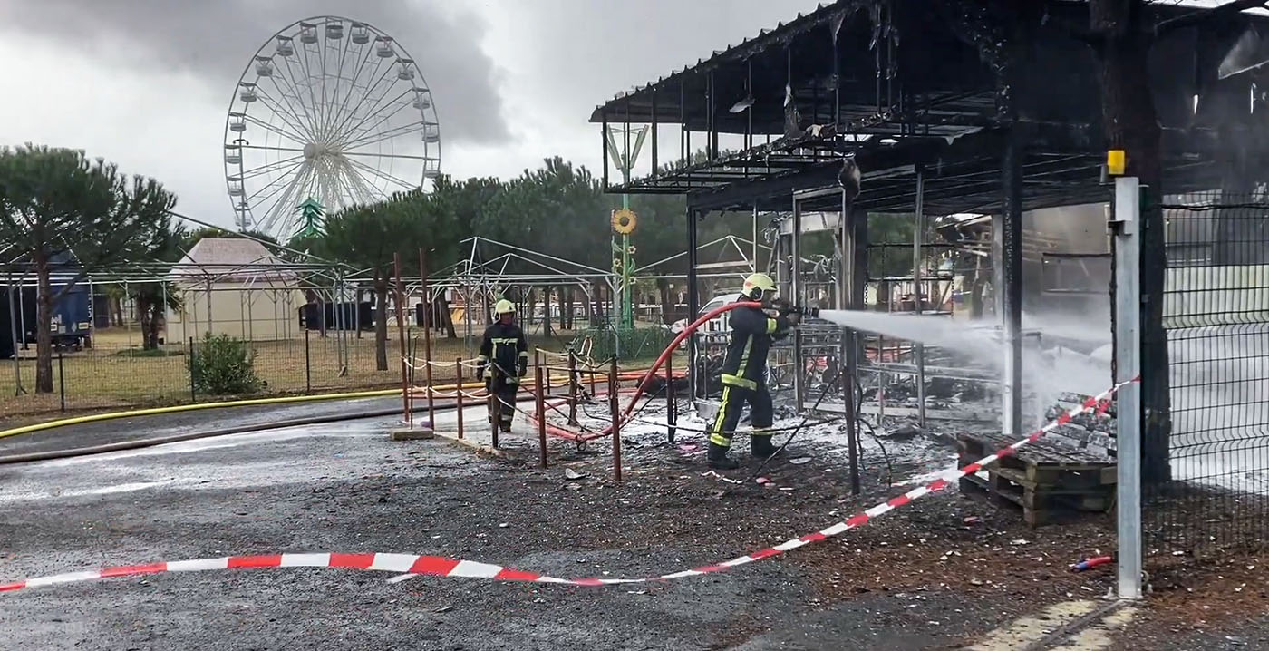 Grote brand uitgebroken in Frans pretpark