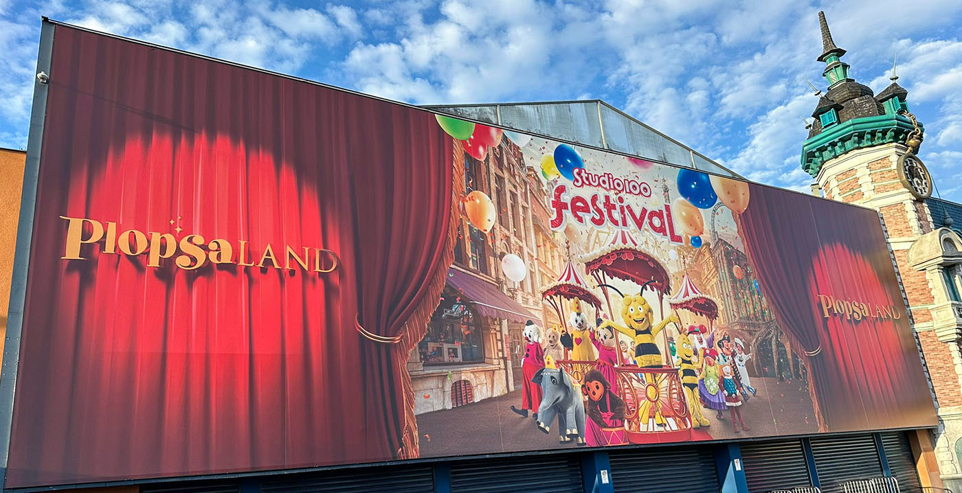 Ingang Plopsaland vernieuwd: nieuw logo en reclame voor Studio 100 Festival