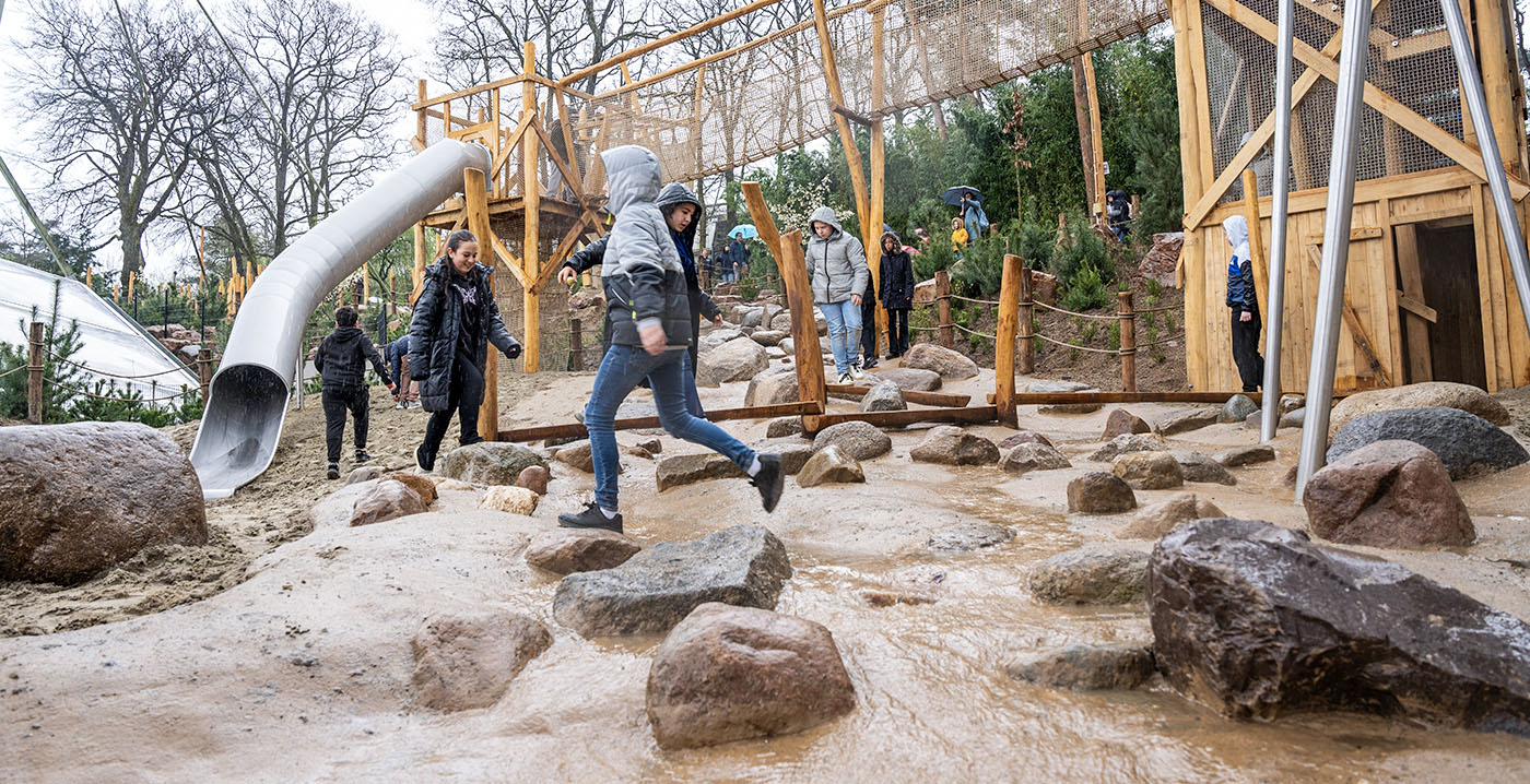 Burgers' Zoo opent nieuwe waterspeeltuin Speelbeek