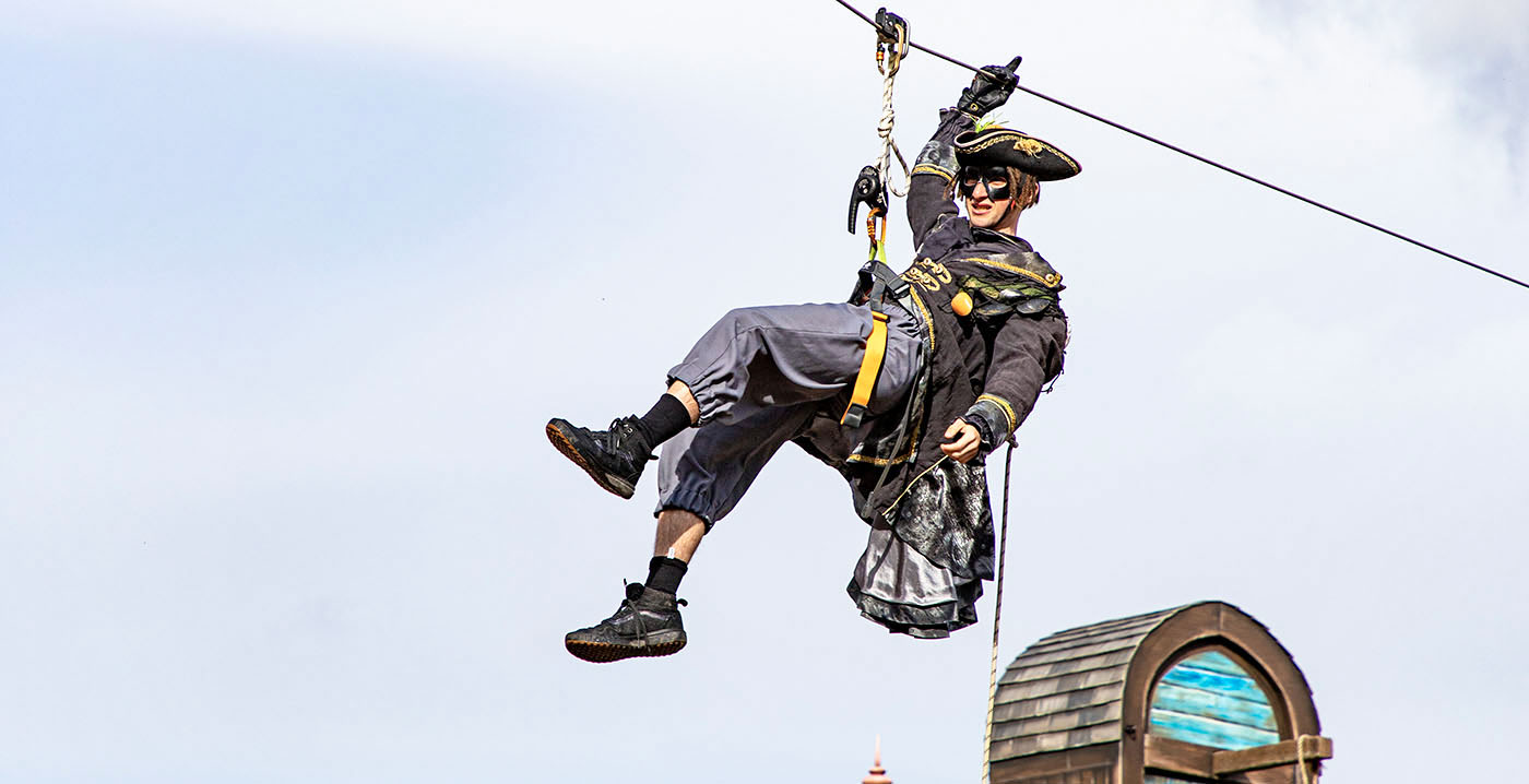 Toverland vernieuwt parkshow Aqua Bellatores: 65 meter lange zipline