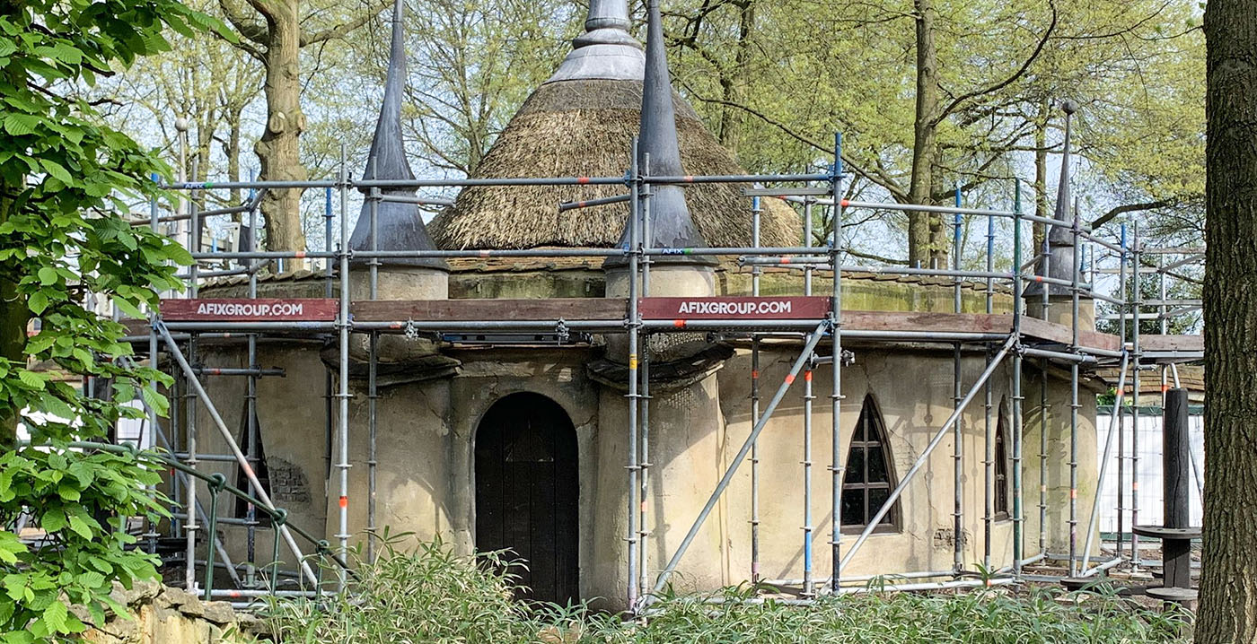 Foto's: groot onderhoud bij Volk van Laaf in de Efteling