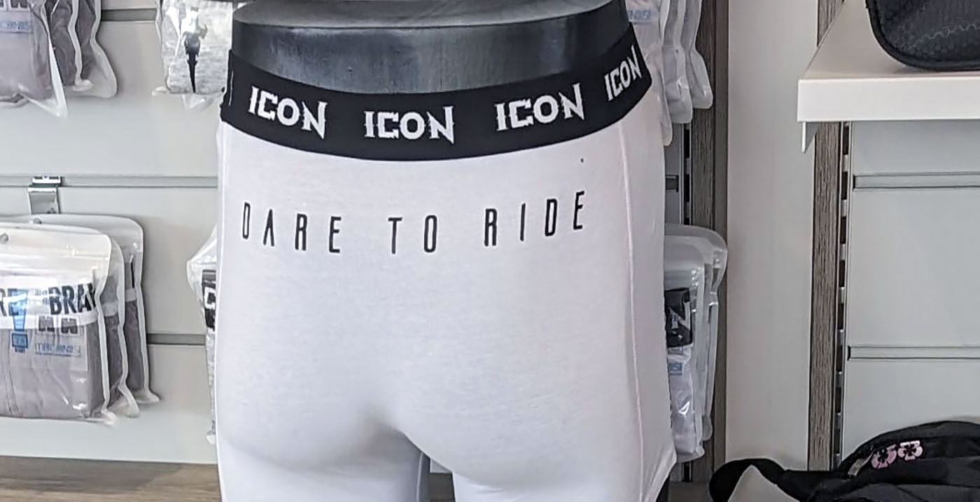 Boxershort van Engels pretpark gaat viral: 'Dare to ride'