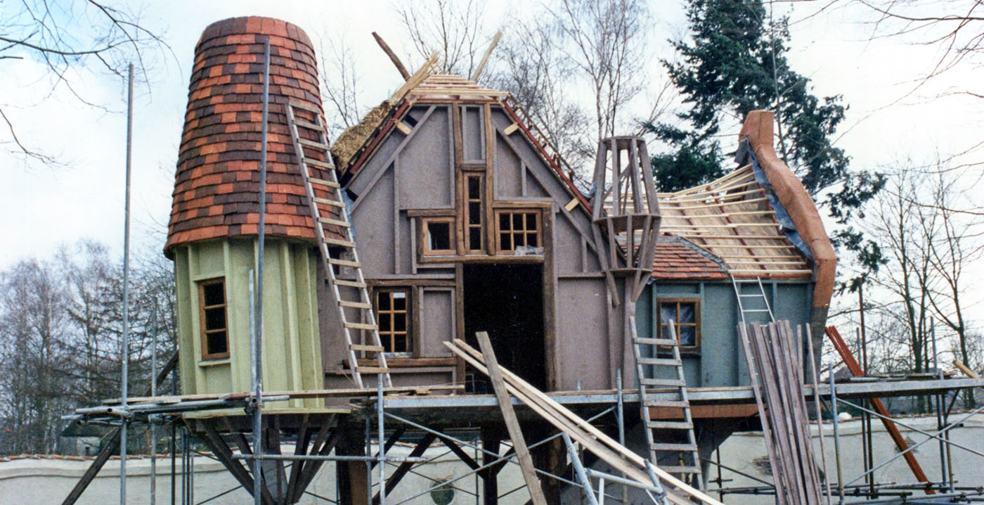 Unieke foto's laten zien: zo bouwde de Efteling het Volk van Laaf