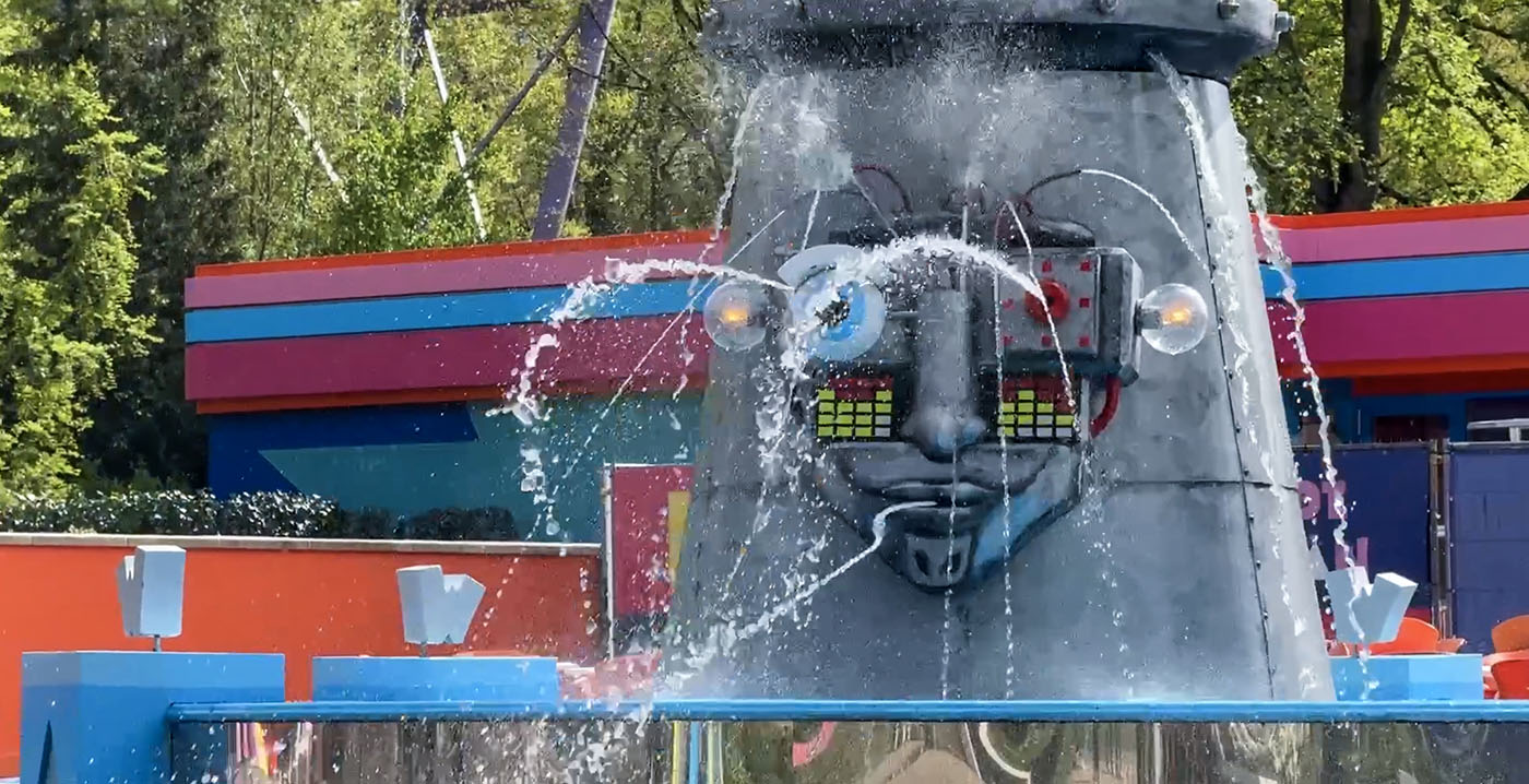 Video: de fontein van Walibi praat en spuit weer
