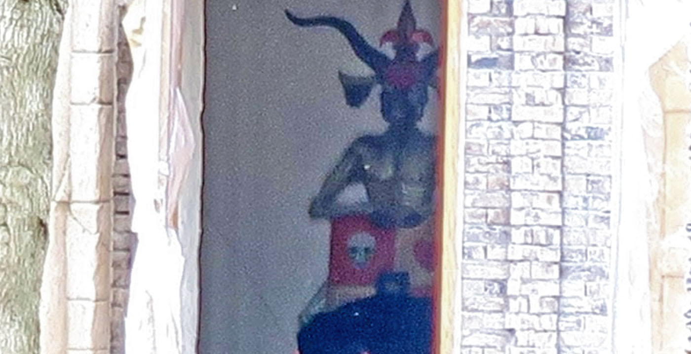 Opvallend decorstuk uit het Spookslot duikt op in Efteling-attractie Danse Macabre