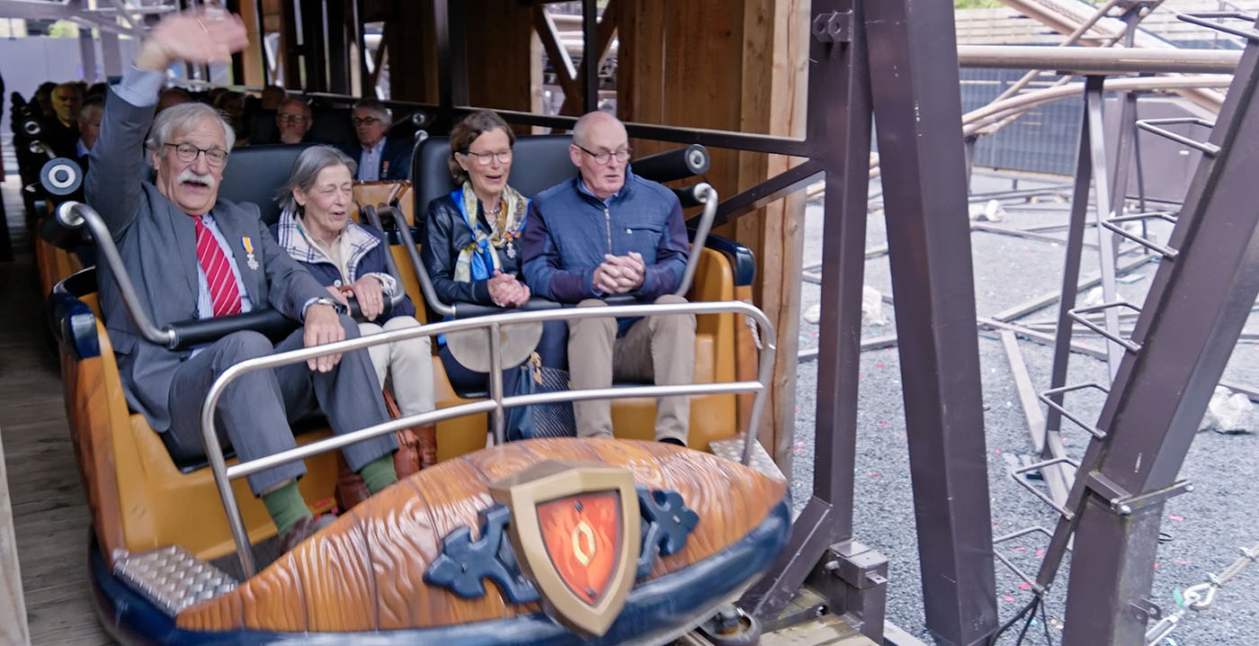 Avonturenpark Hellendoorn combineert lintjesregen en officiële opening achtbaan