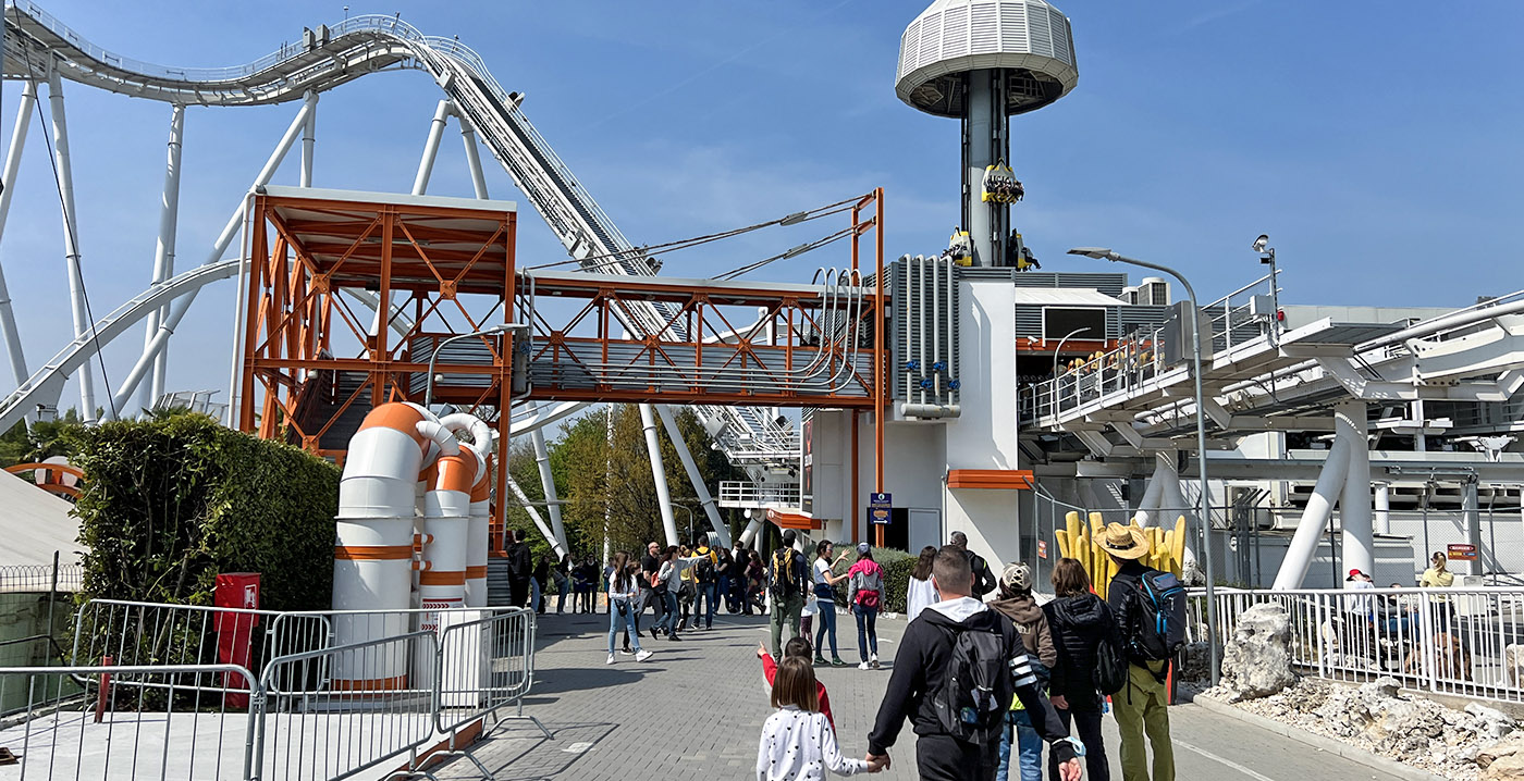 Bezoekers Gardaland stelen spullen uit station van attractie