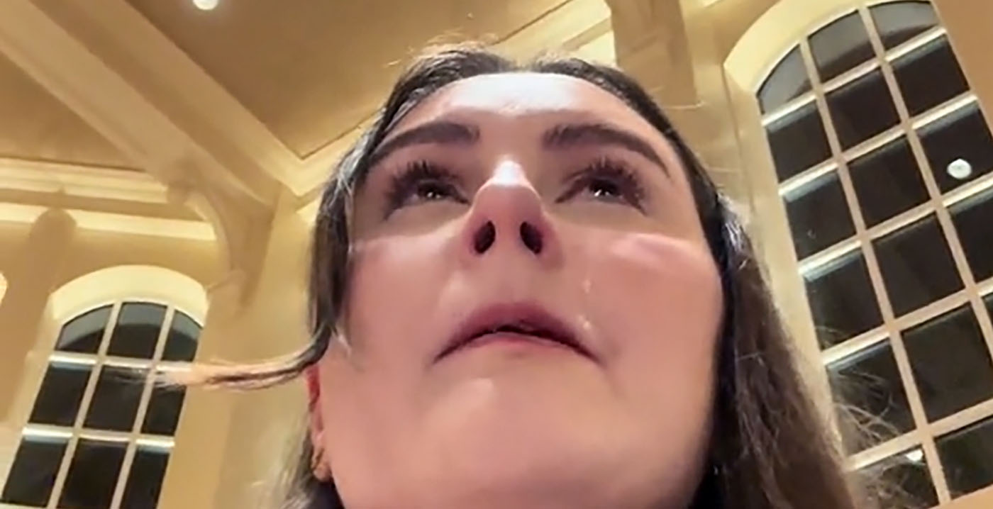 Disney-fan in shock omdat medewerker Disneyland Paris hotelkamer binnenkomt: 'Huilen en paniekaanval'