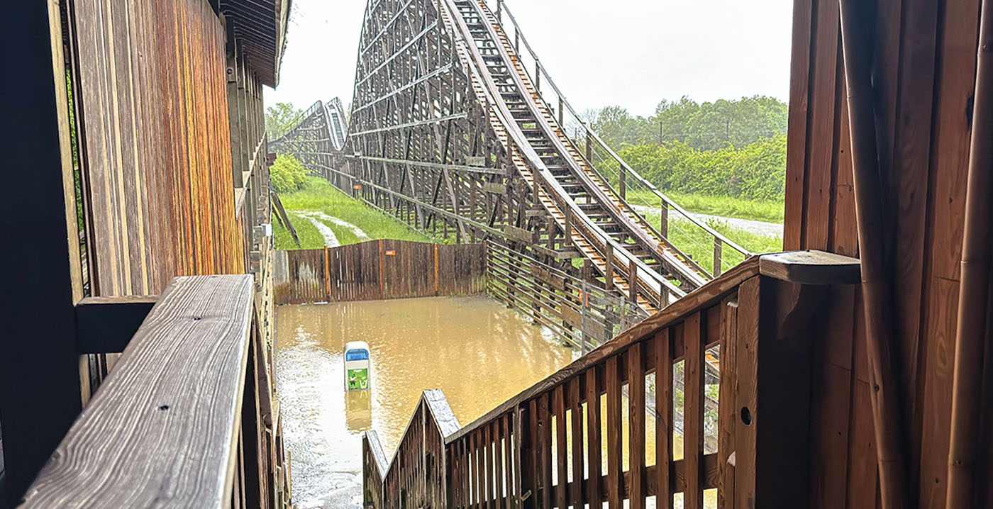 Houten achtbaan in Frans pretpark gesloten wegens wateroverlast