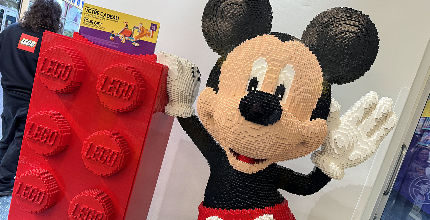 Disneyland Paris opent nieuwe Lego-winkel in Disney Village