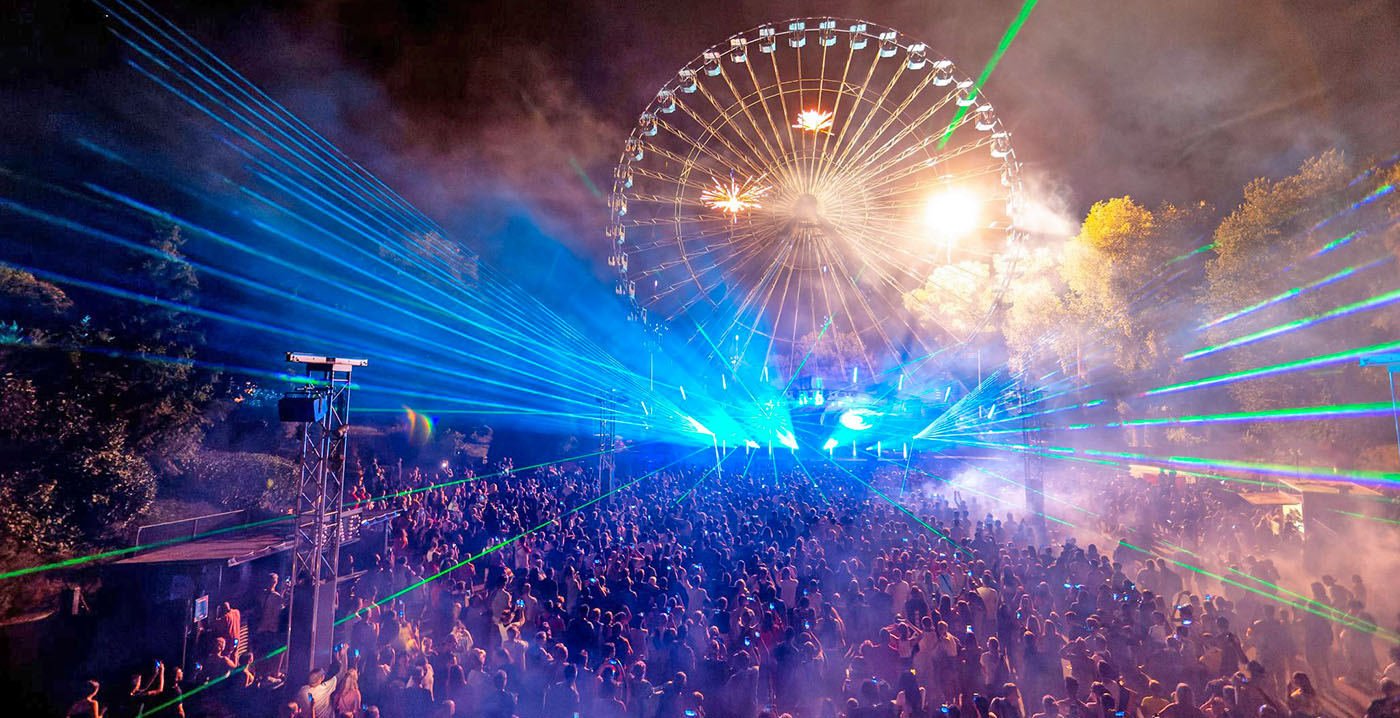 Zomeravonden Walibi met vuurwerk en optredens van Emma Heesters, Stuk, Freddy Moreira en FeestDJRuud