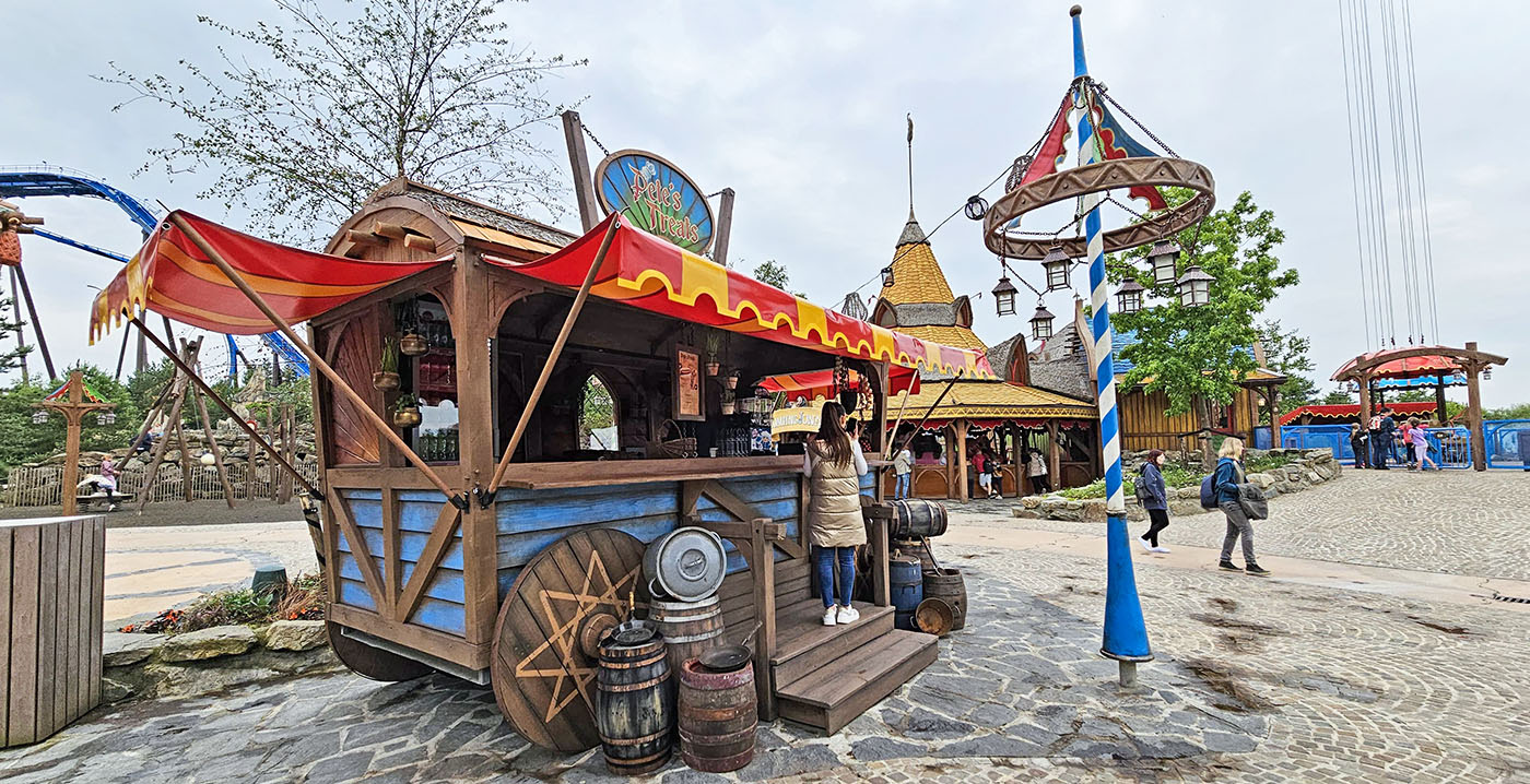 Nieuw verkooppunt Toverland: broodjes worst in themagebied Avalon