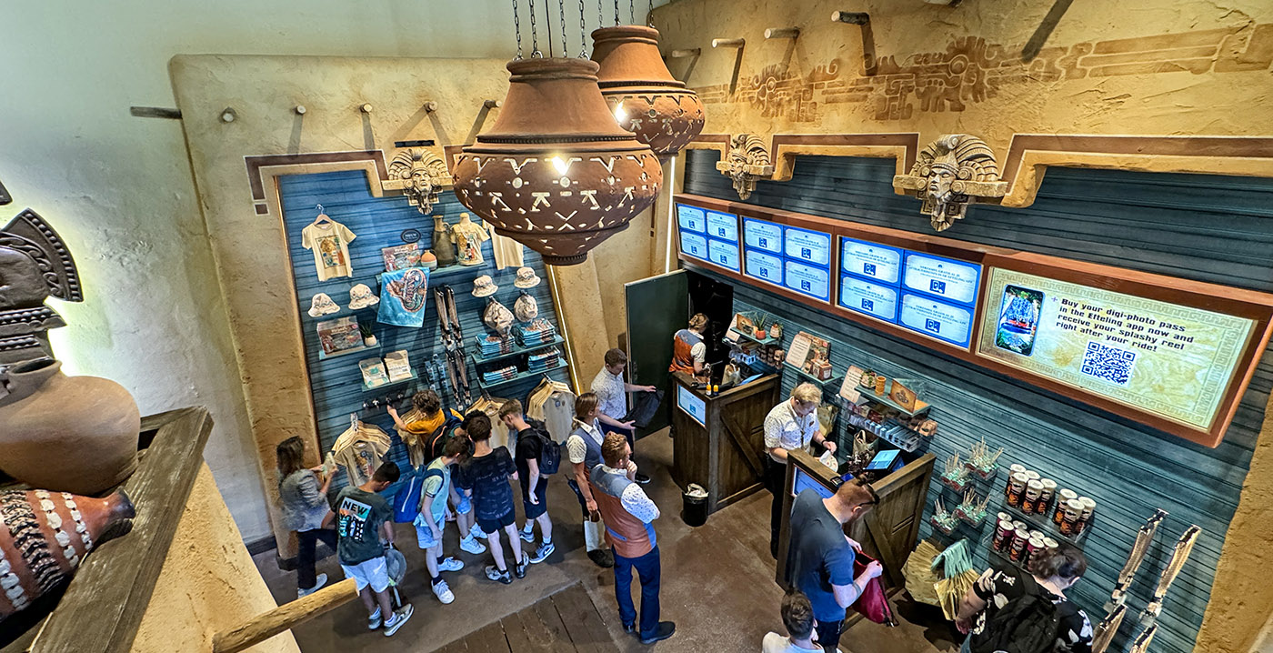 Efteling opent nieuwe souvenirwinkel bij uitgang Piraña: Cascada