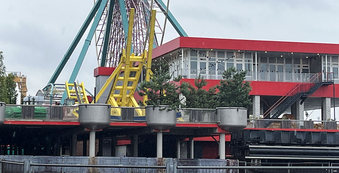 Attractiepark Rotterdam bezig met opbouw van disk'o-attractie