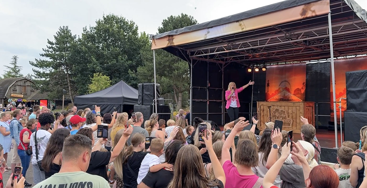 Video: Slagharen viert Wild West Summer met optredens en stuntshow