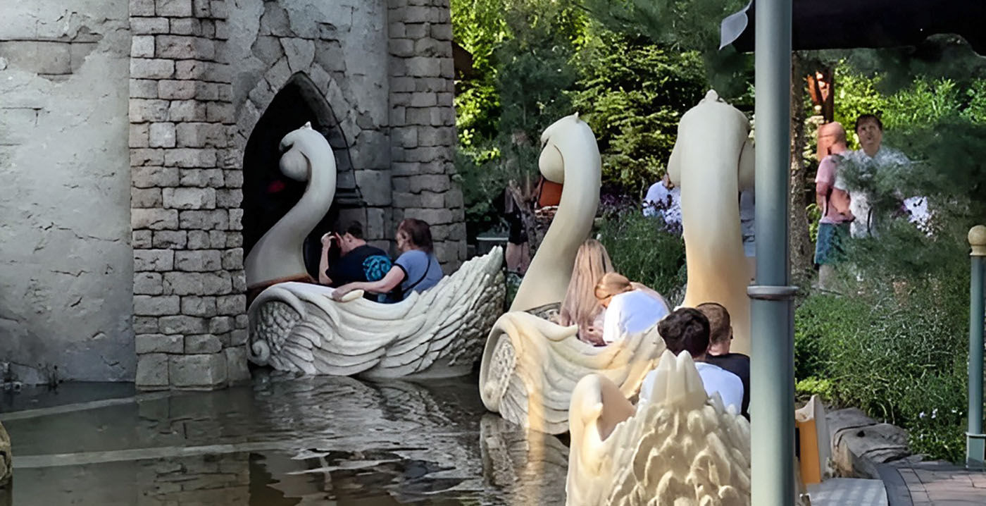 Efteling-vaartocht De Zes Zwanen na tweeënhalve maand weer geopend