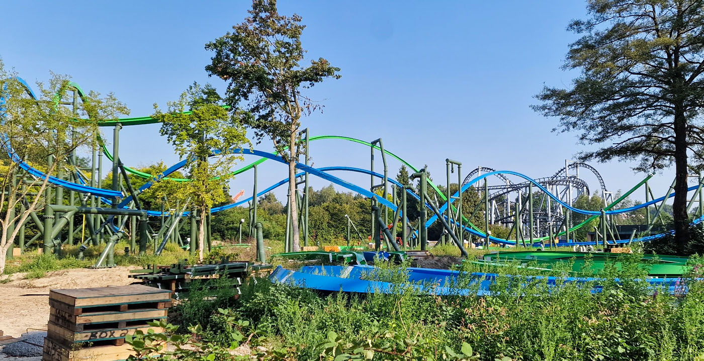 Nu gaat het hard: bouw van single-rail coaster Walibi Holland neemt vlucht
